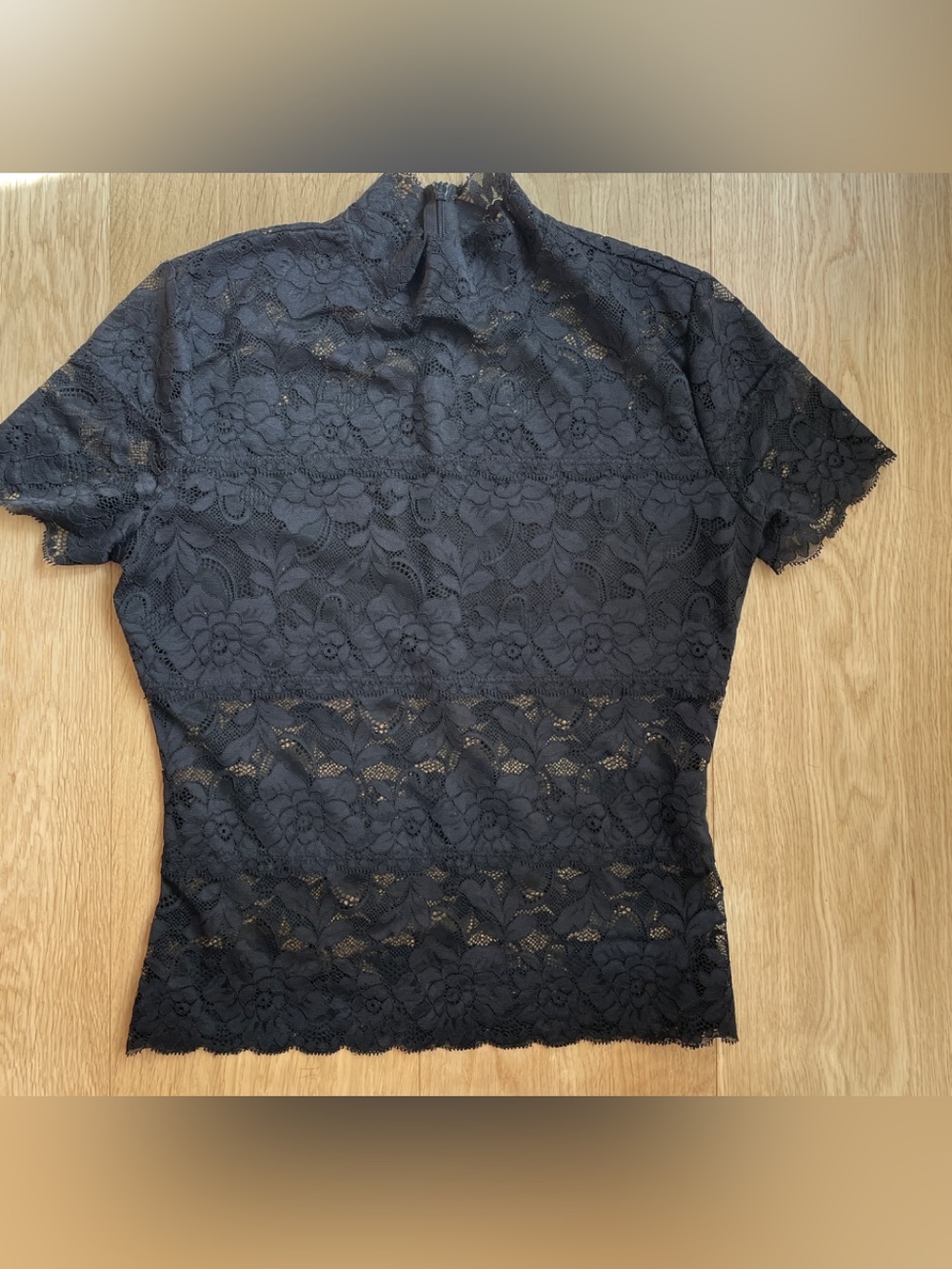 Guess mock neck Lace top